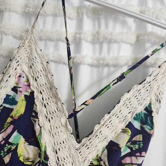 Good condition Forever 21 romper. Size small - Picture 5 of 11